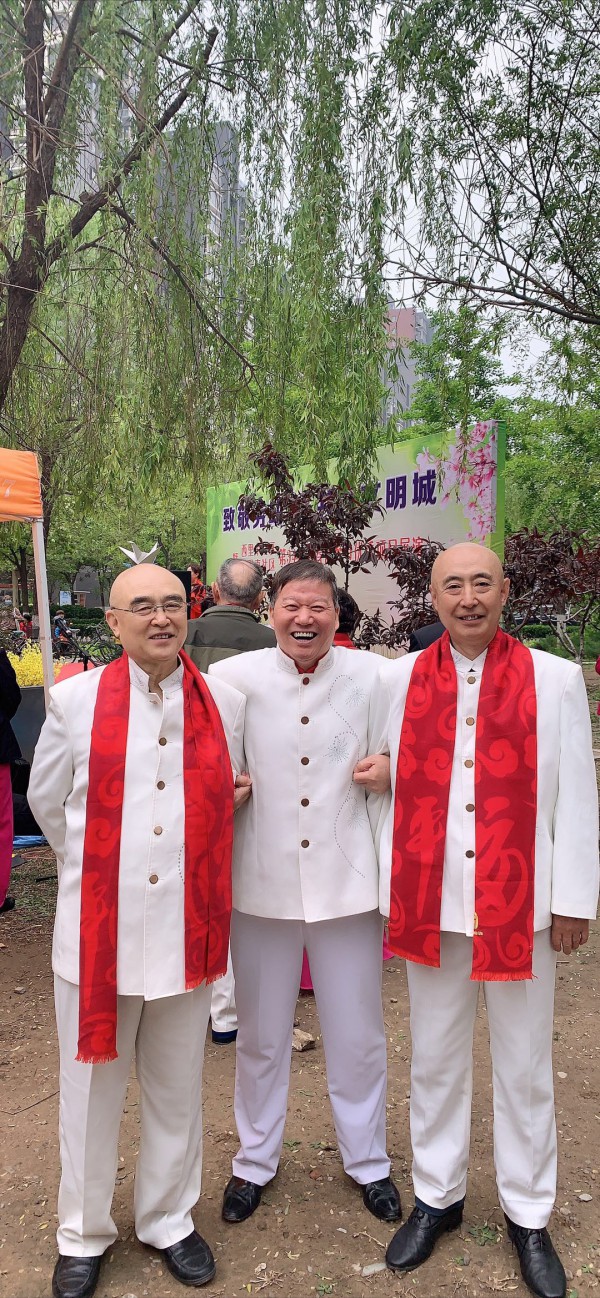 吴运芬组照