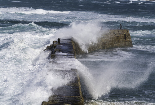 Gigantic Waves Of Sennen Cove 